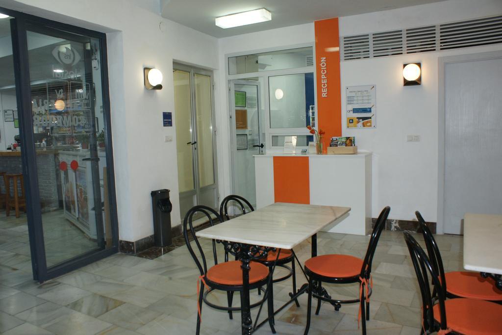 Hostal Puerto Beach Motril Buitenkant foto